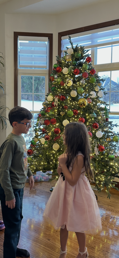 Candid Thanksgiving moment of Ayat and her kids during the holiday week with family visiting.